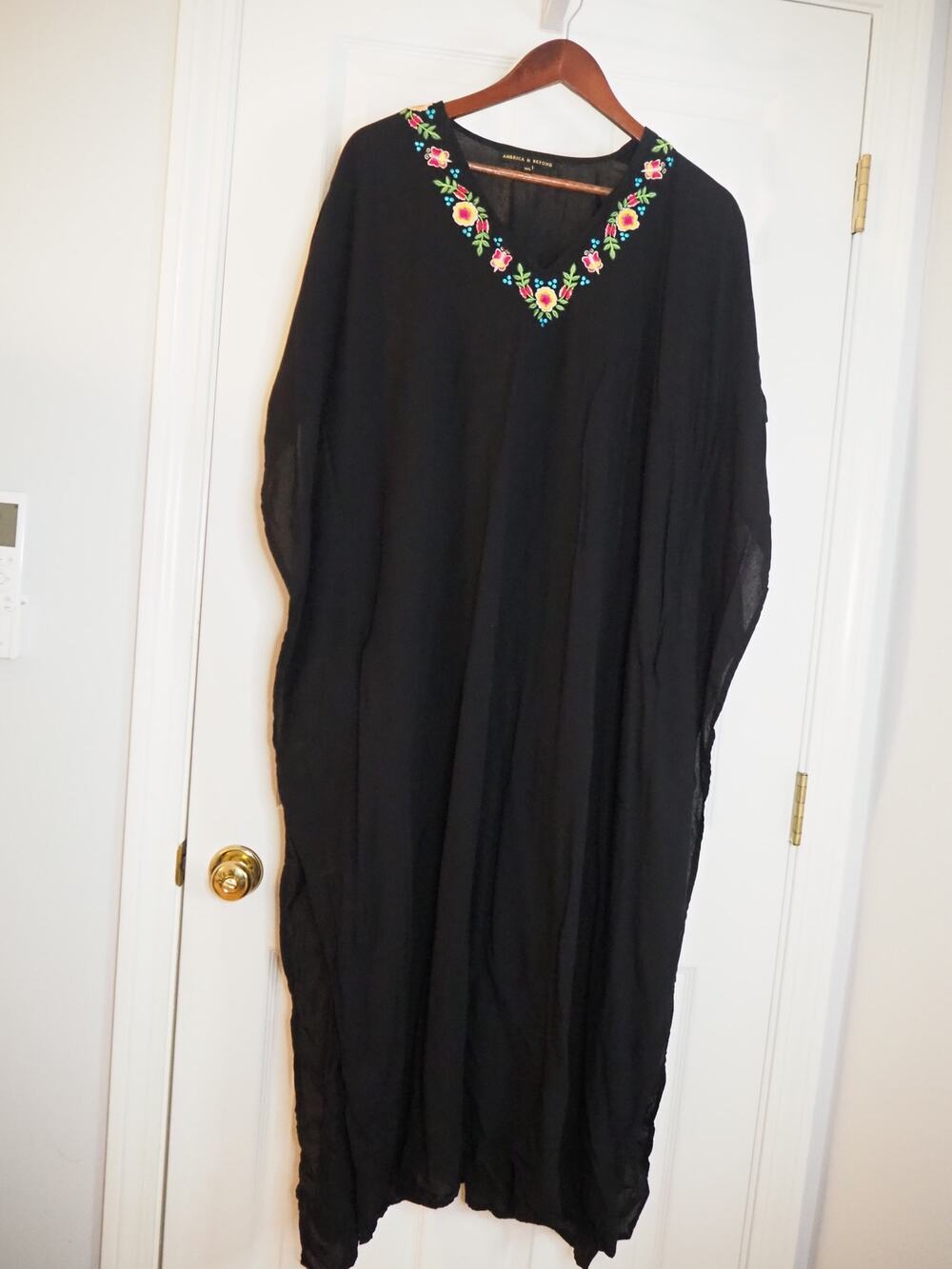 America & Beyond M/L Black Embroidered V Neck Kaftan Maxi Dress Beach Cover Up